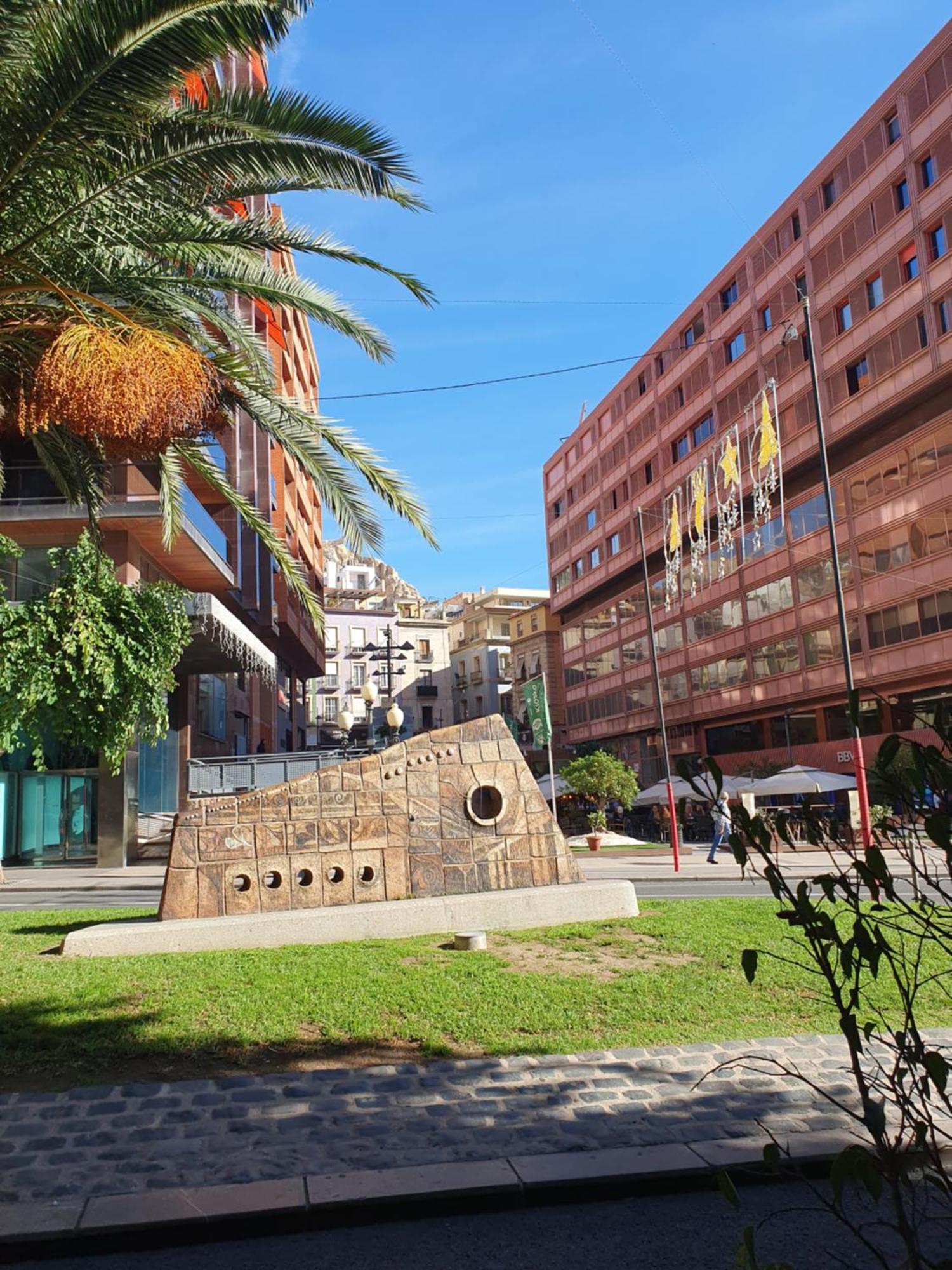 Larambla 3 Bdrm Apartament *